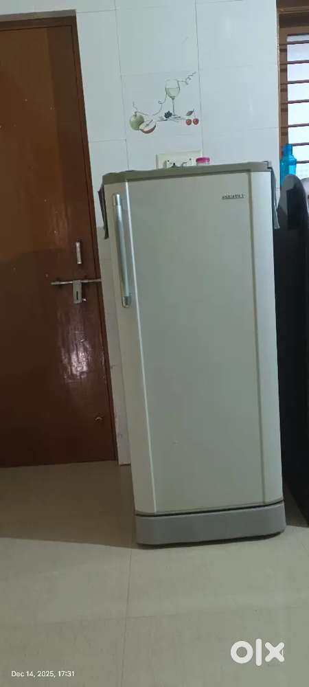 SAMSUNG 165 LTR REFRIGERATOR