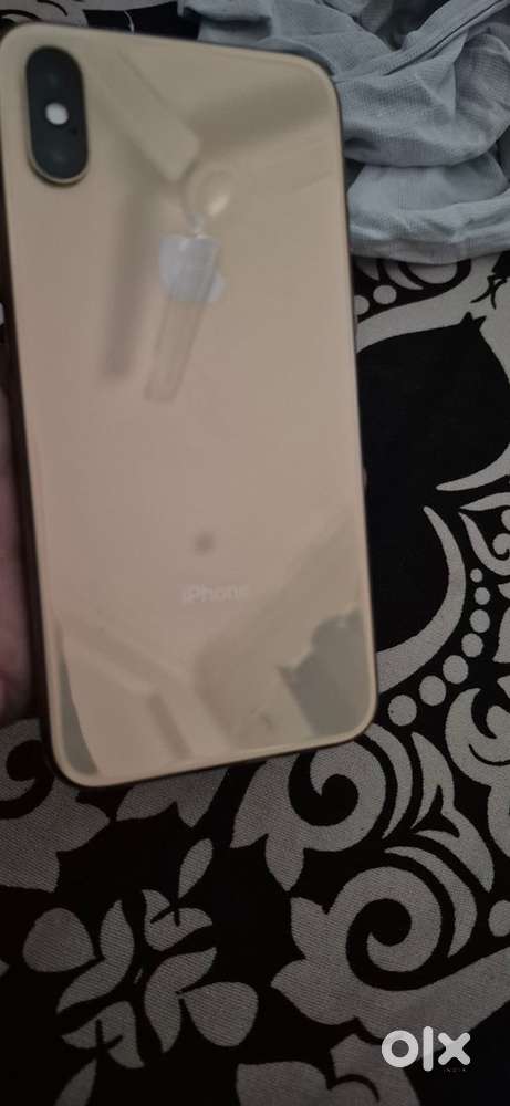 iPhone xs gold addition very rare 64gb battery healt 77