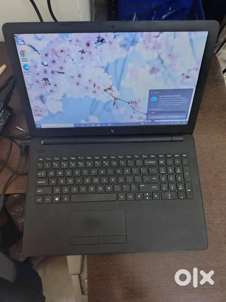 Hp i3 6th gen laptop for sell 8gb ram 256gb SSD in 10500