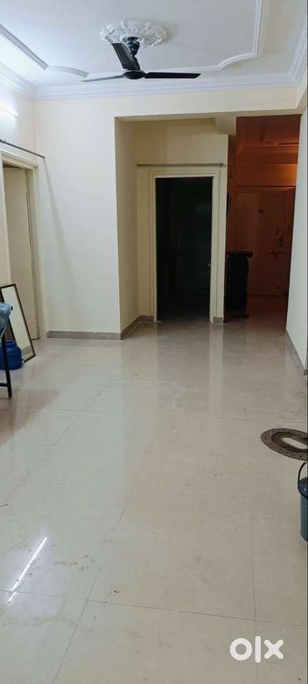 argent want 1 flate mates for 3 bhk fully furnished flates