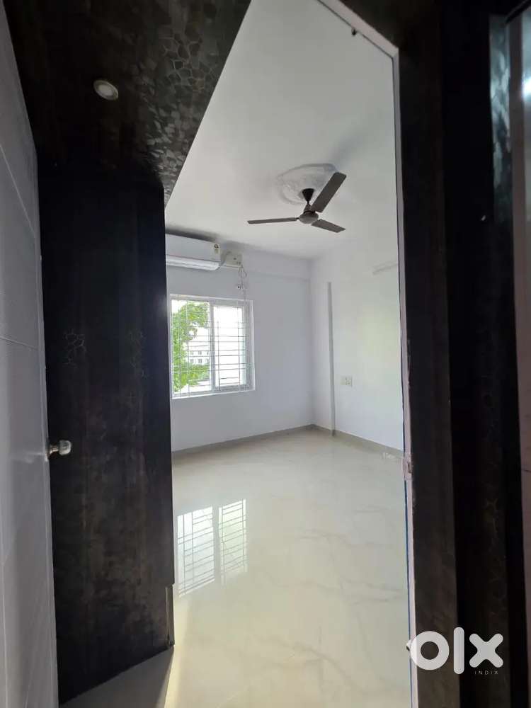Large 3 bhk apartment' high end furnishing available for rent