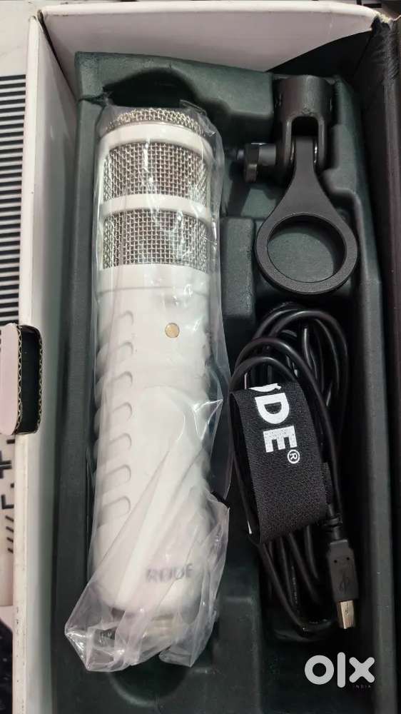 Rode Podcaster Dynamic Mic Brand New & Audio Array Dynamic Podcast Mic