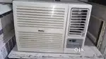 Good condition ac at low price lene wale hi bat kre