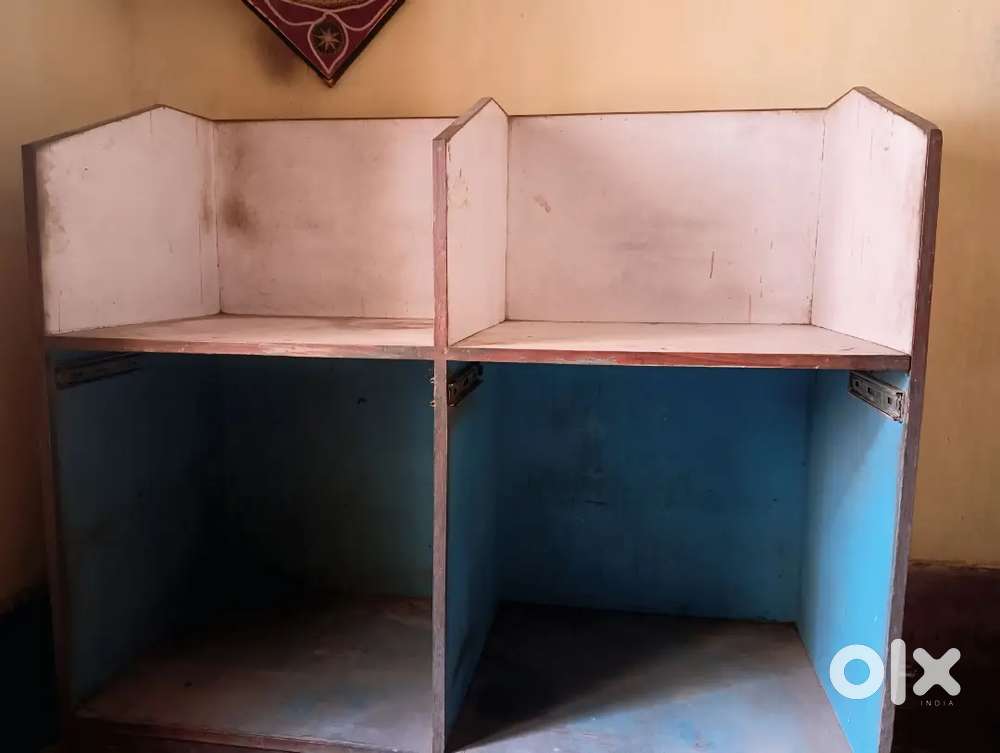 Computer desk