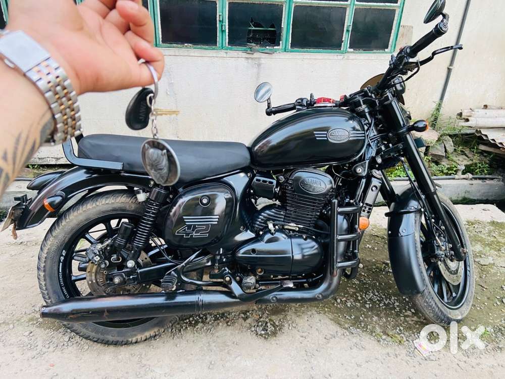 Jawa 42 2.1 black in colour,