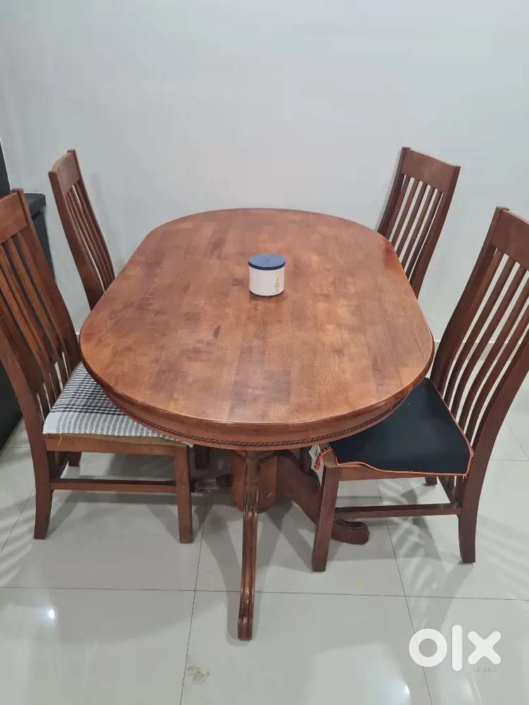 4 seater dining table