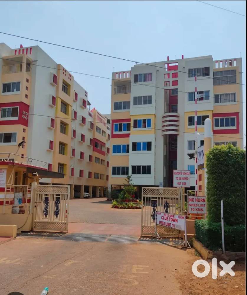 3 Bhk Flat At Club Town