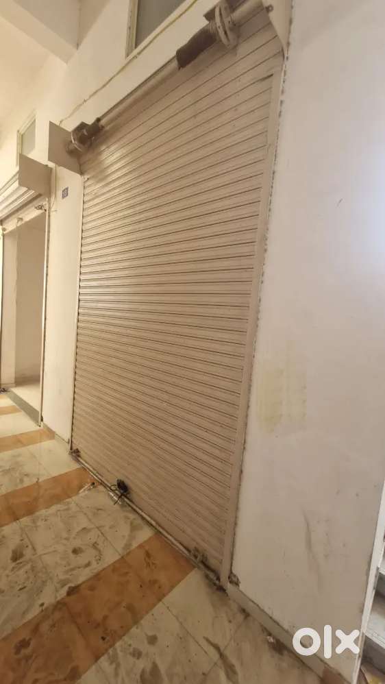 ઓફિસ કે ગોડાઉન થઈ શકે એવી દુકાન ભાડે આપવાની છે ખોડીયાર કોલોની પાસે