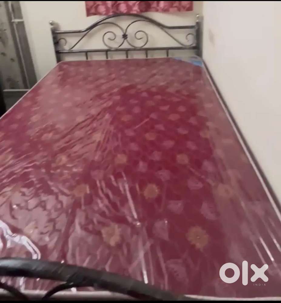 2 queen size beds along with mattress