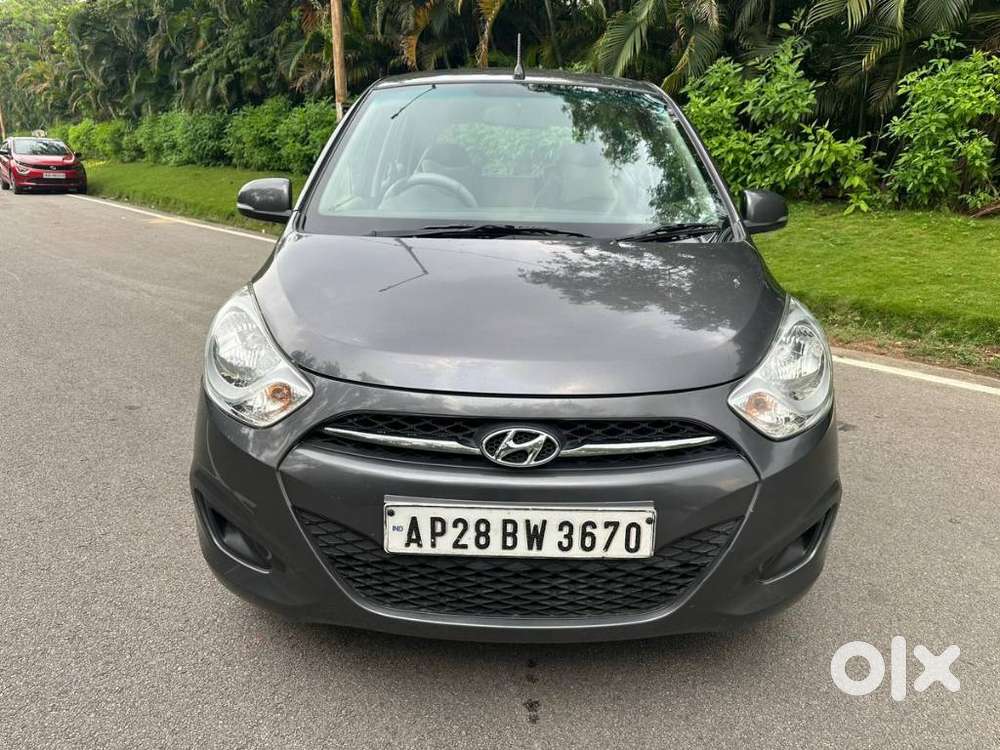 Hyundai i10 Sportz, 2013, Petrol