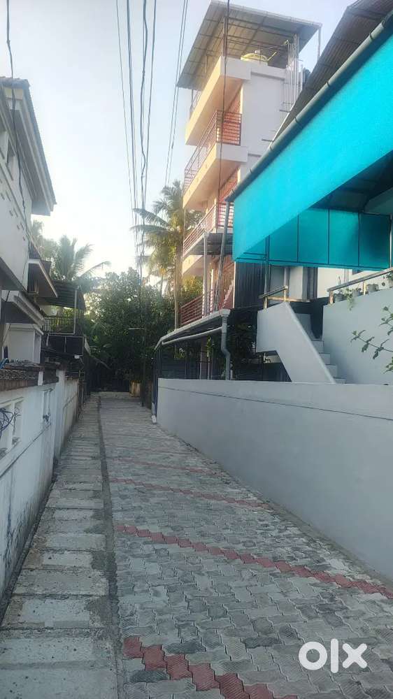 PG for ladies in EDAPPALLY near lulu mall ( New building)