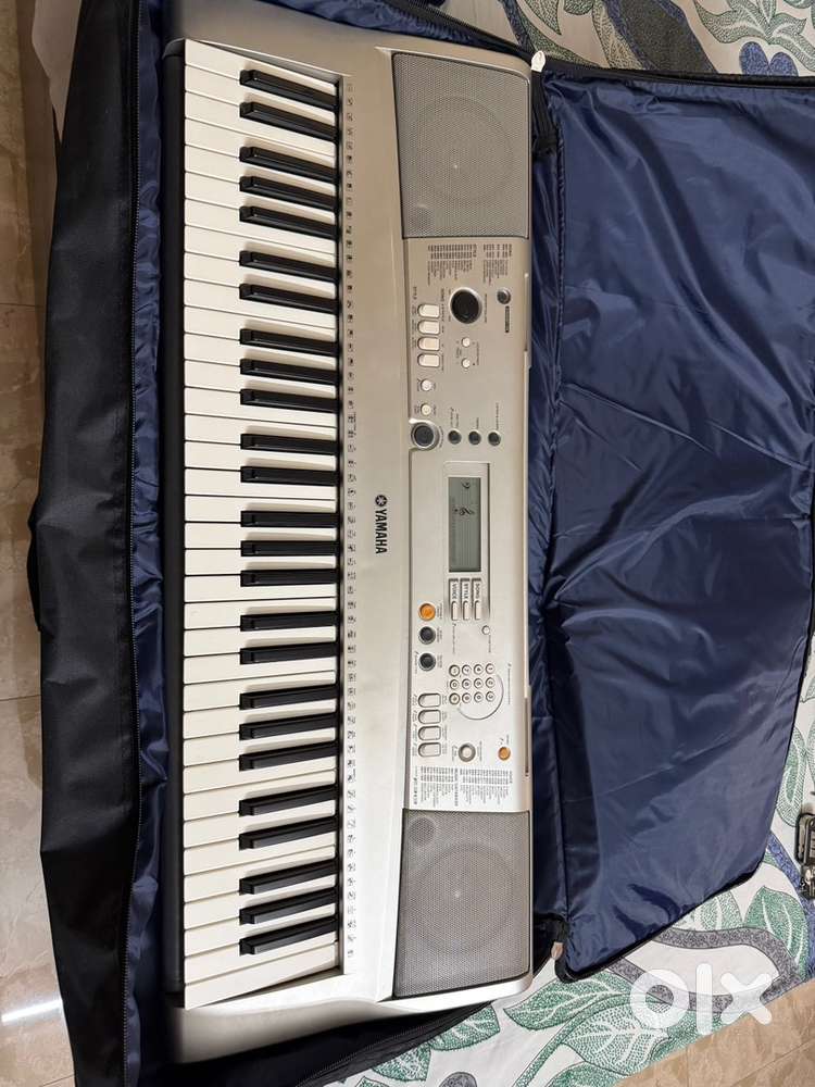 Yamaha PSR E313