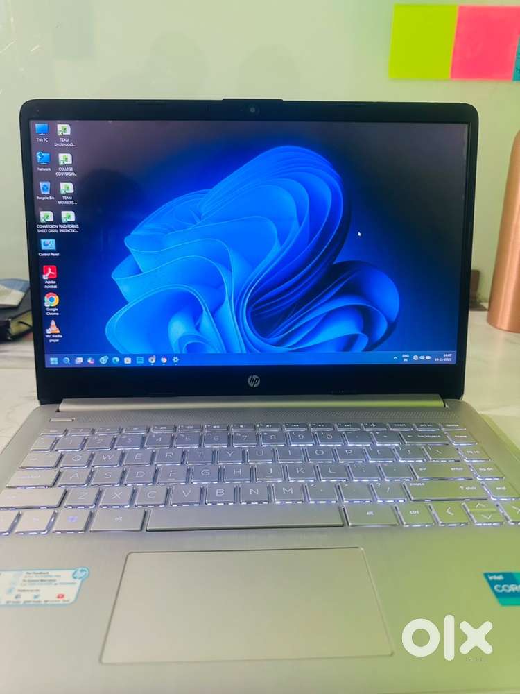 Best Deal! Laptop Working Fine – Minor screen issue