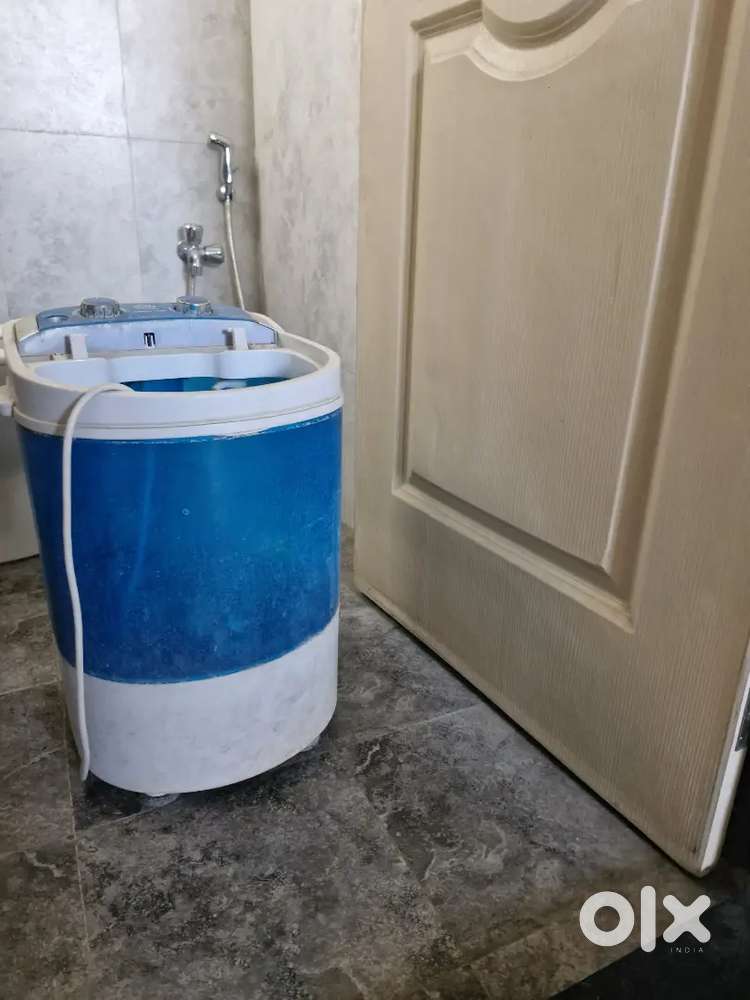 Small Semi automatic machine