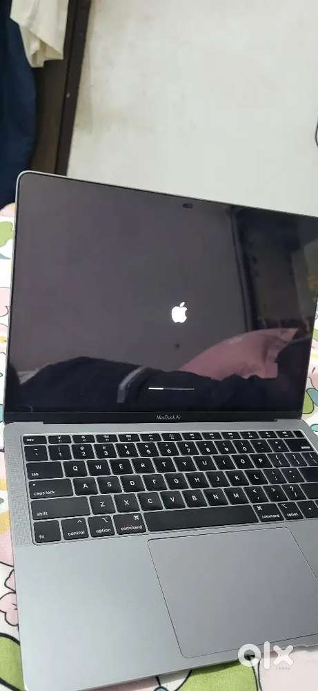 Macbook air intel i5 13inch  2020 modal