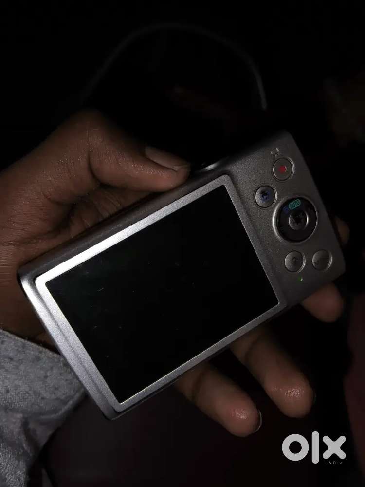 Canon IXUS