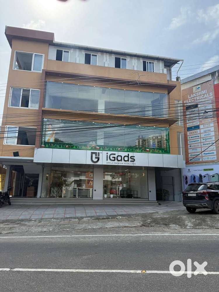950 sqft in each floor commercial space for rent