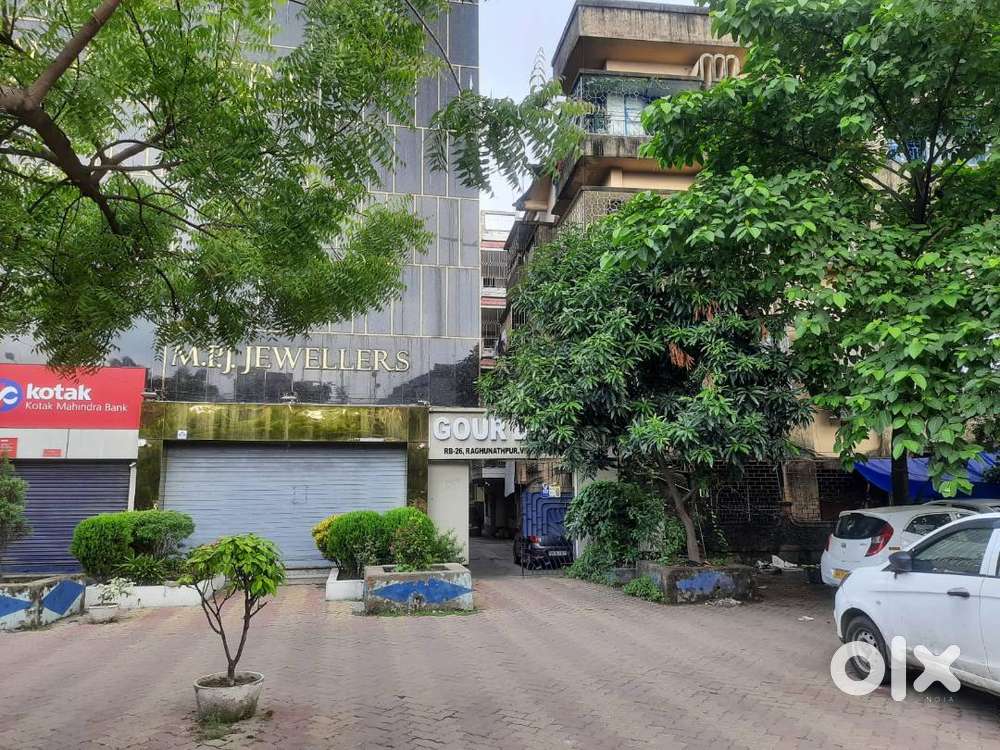 On road with high security