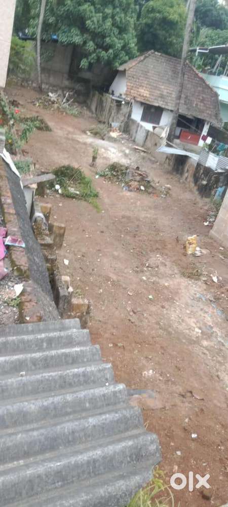 Land for sale near Ulloor  Akkulam road