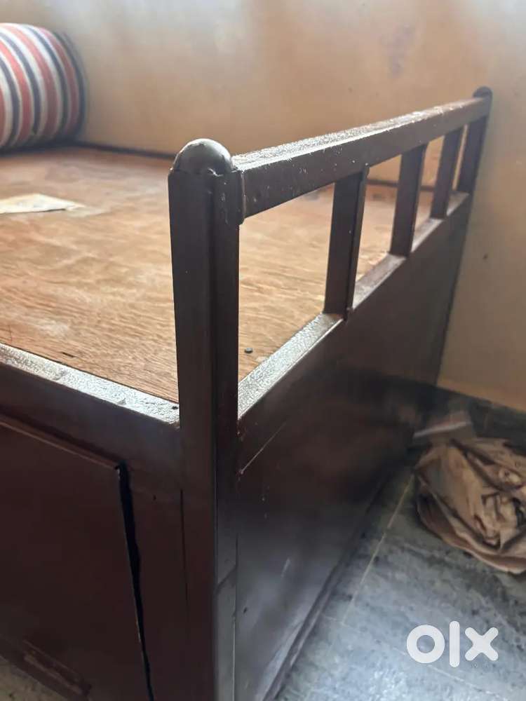 Iron single bed