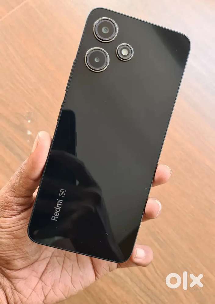 Redmi 12 5G very good condition with box and charger and free cover