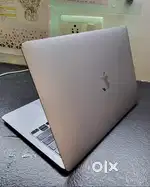 MacBook Pro, 13-inch, 2020, Two thunderbolt 3 ports