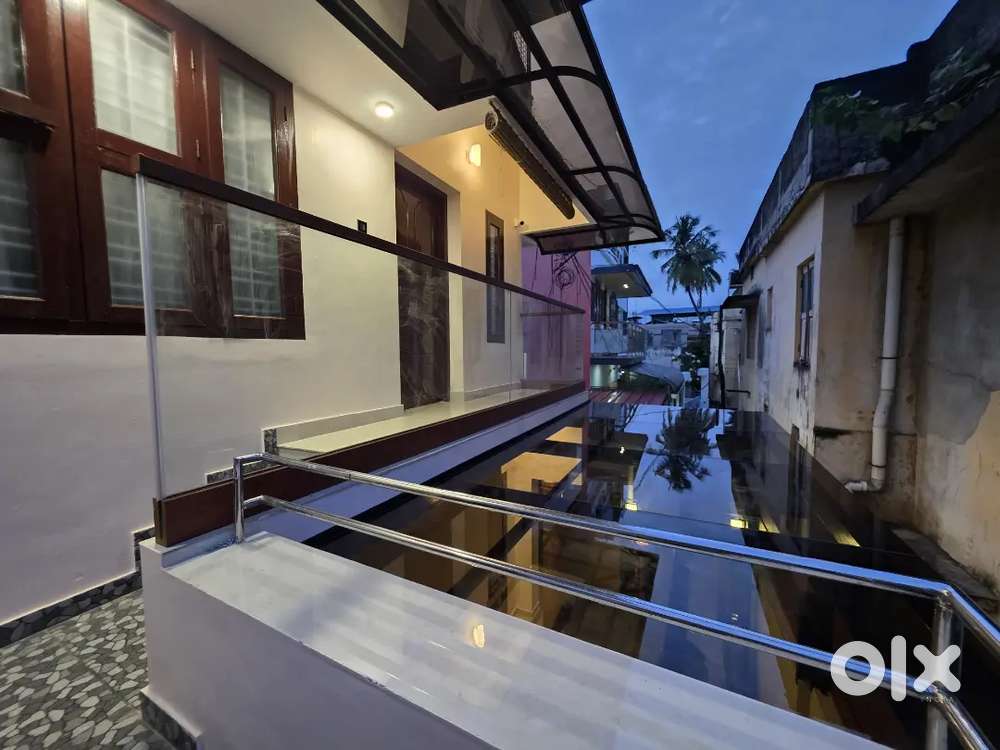 Ladies PG @Sreekanteswaram near thampanoor just 3500 rs  with kitchen