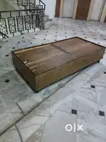 Single bed wooden Diwan with box