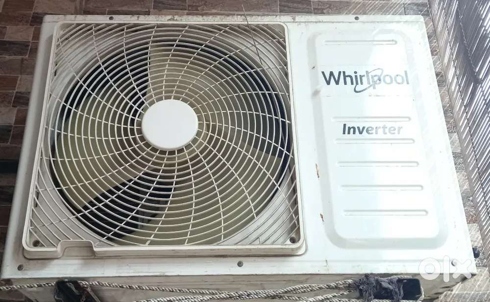 Whirpool spilt inverter ac 1.5 ton 2 year old