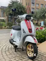 Vespa scooter SXl 125