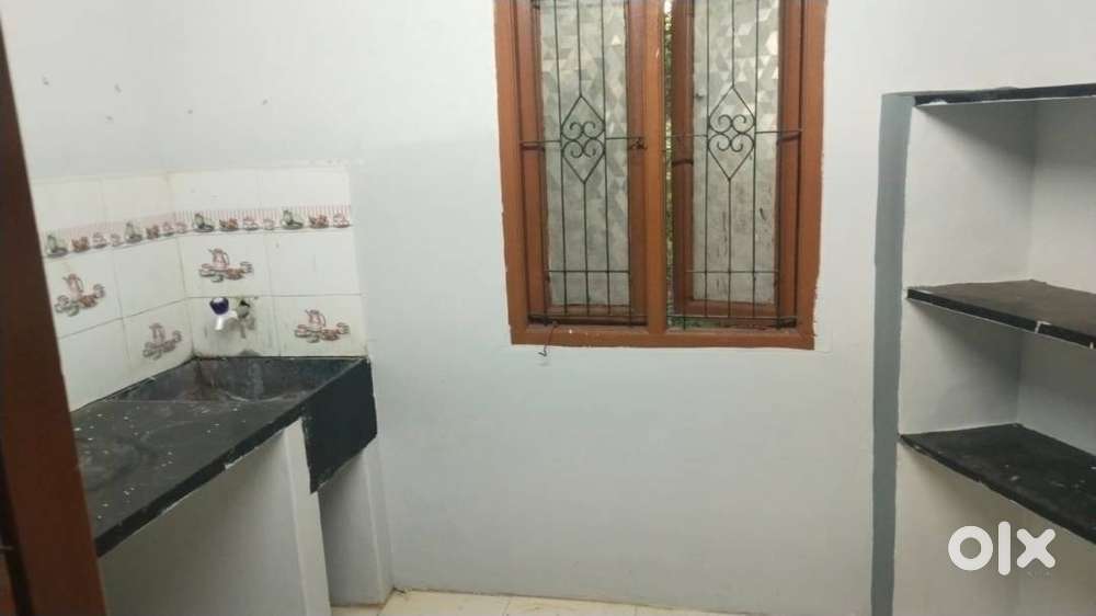 1st floor for rent commercial