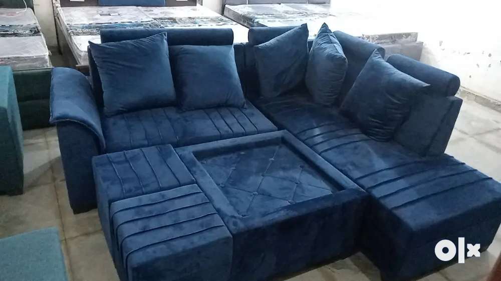 L sofa set full covered with center table and 2 puffy