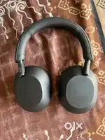 Like New Condition!! Sony WH-1000XM5 Wireless Bluetooth Headphones