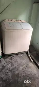 Lloyd washing machine