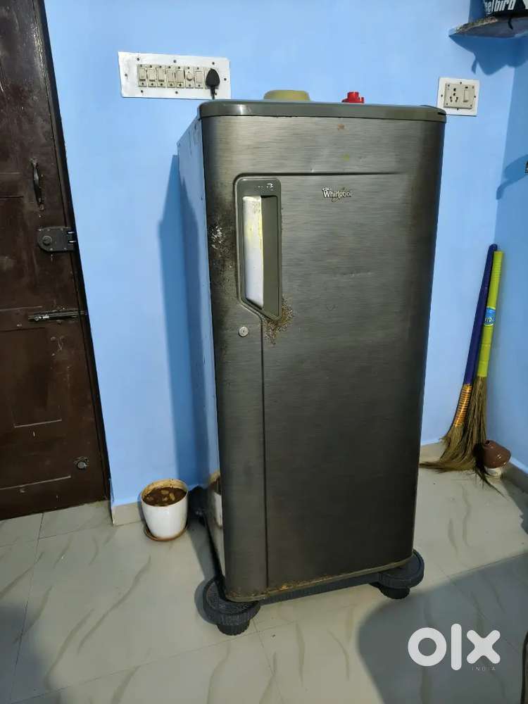 3 years use single Door Fridge