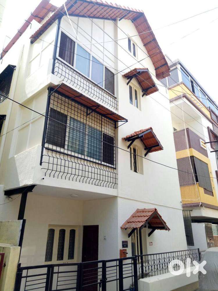 Lio Ashish For Ladies