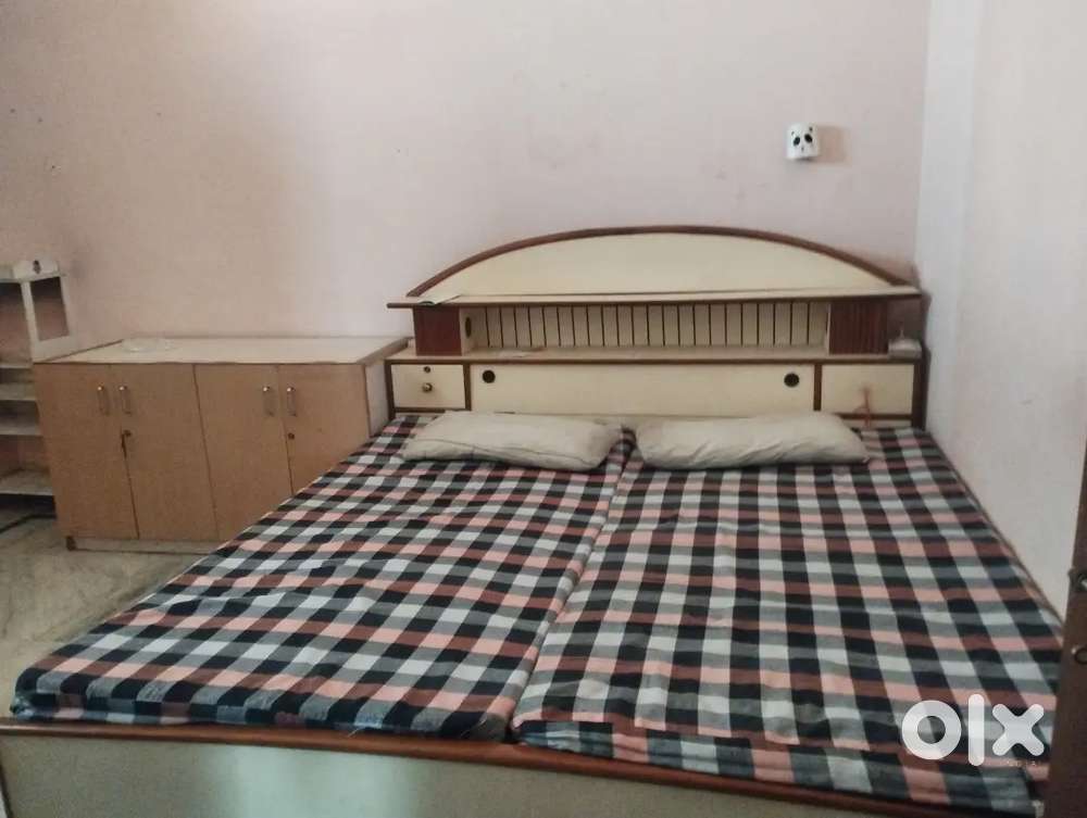 Room available in Preoccupied flat