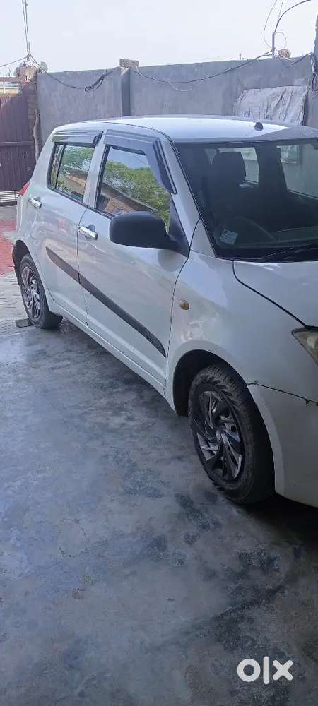 Maruti Suzuki Swift 2009 Petrol 80000 Km Driven