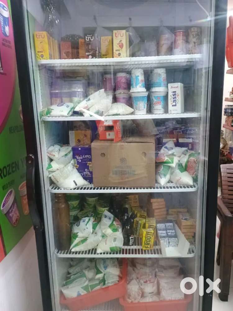 Deep freezer for ice cream