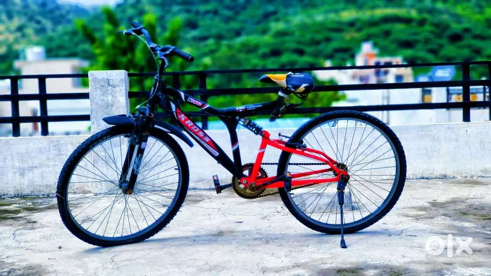 ​Stylish Kross Bicycle - Black/Red Frame, Ready to Ride!