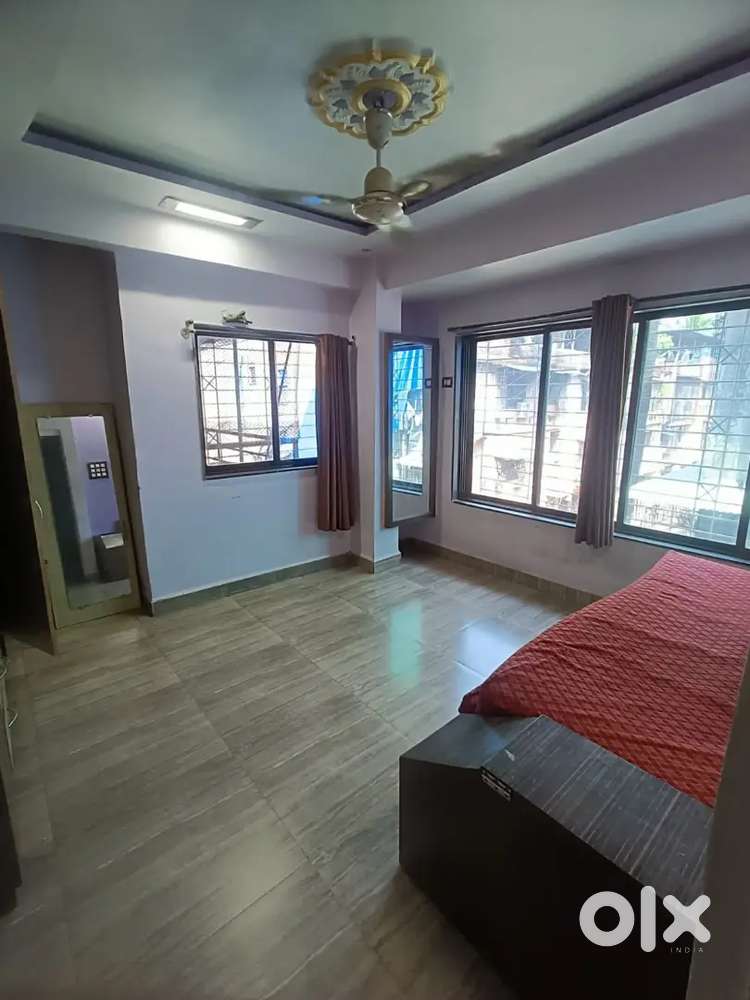 2bhk semifurnish flat on heavy deposit at prime location