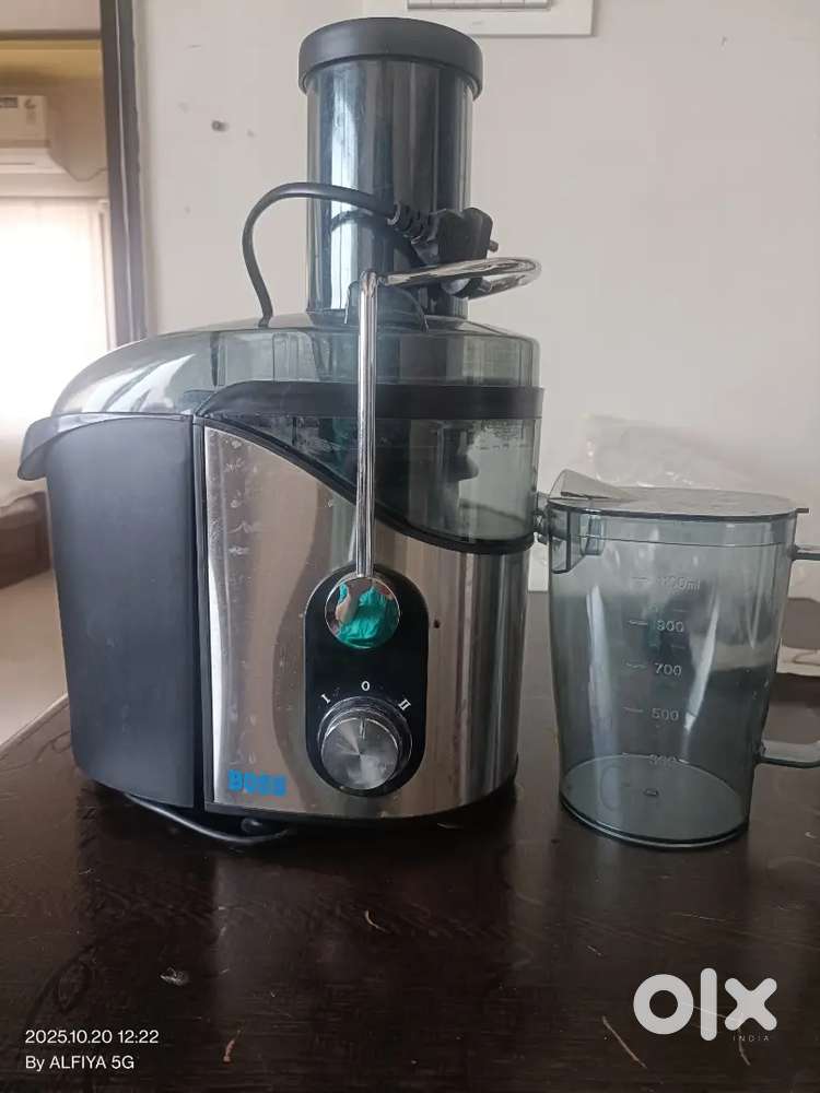 BOSS  real fruits and vegetables juicer