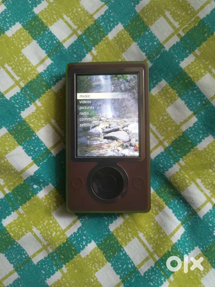 Zune 30GB Audio Player & iPod Classic 80GB/160GB