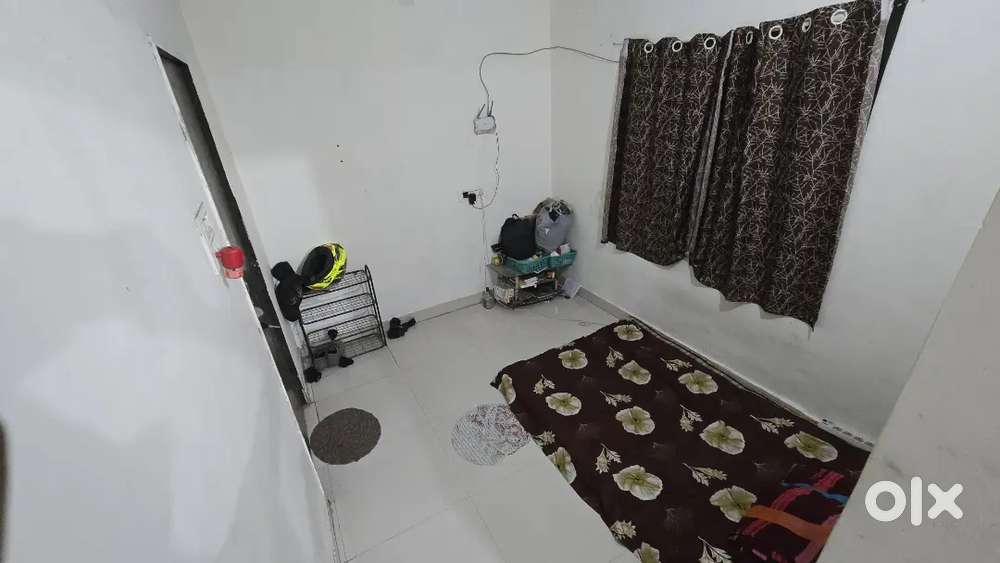 1 roomate needed, required for hall occupancy