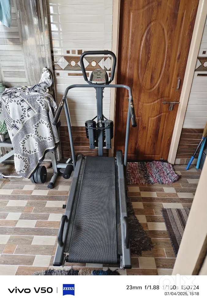 Treadmill new condition no use