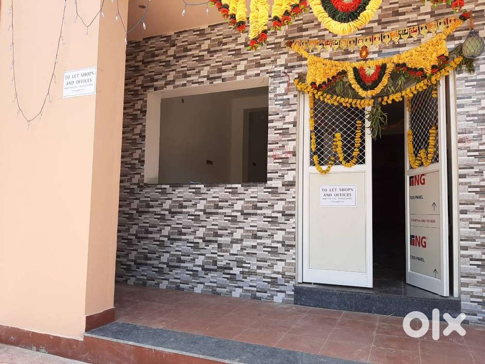 RENT OUT SHOP 220 SQFT