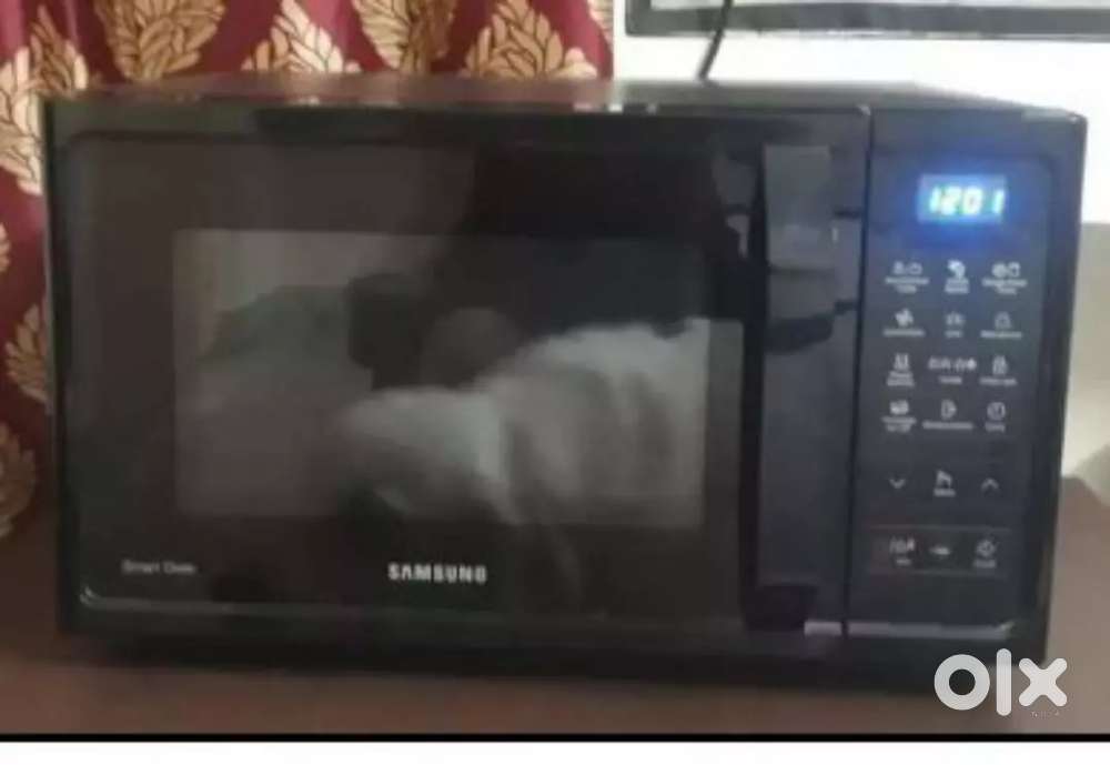 SAMSUNG SMART TOUCH PANEL 28 LITRES OVEN is in New Condition Sale