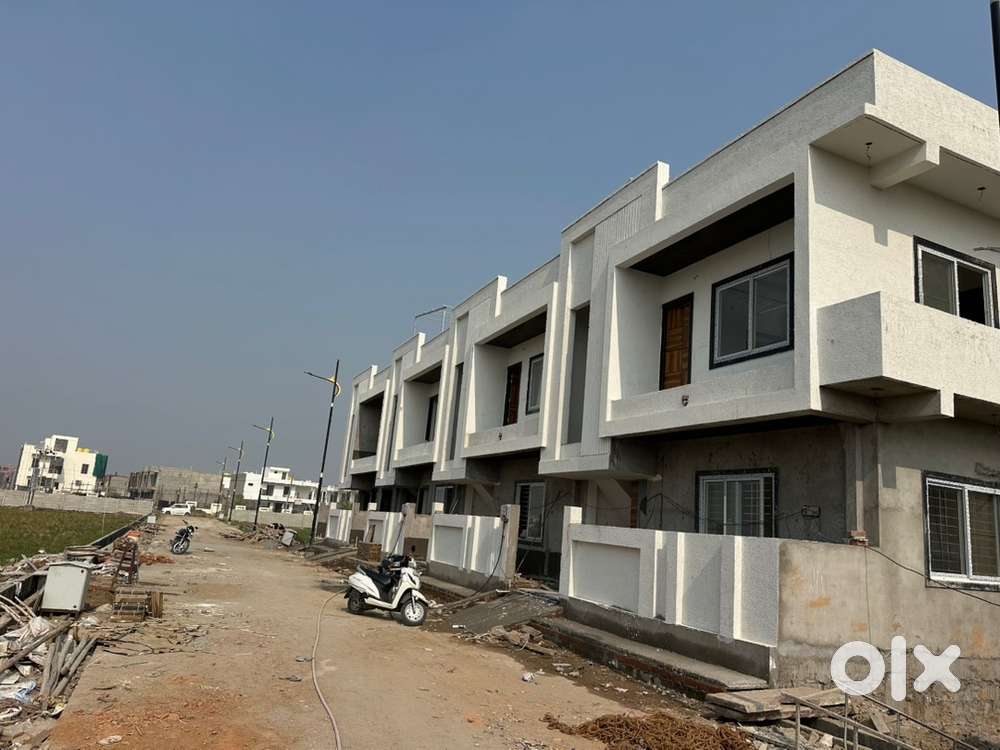 Ready to Move House in Gated Township