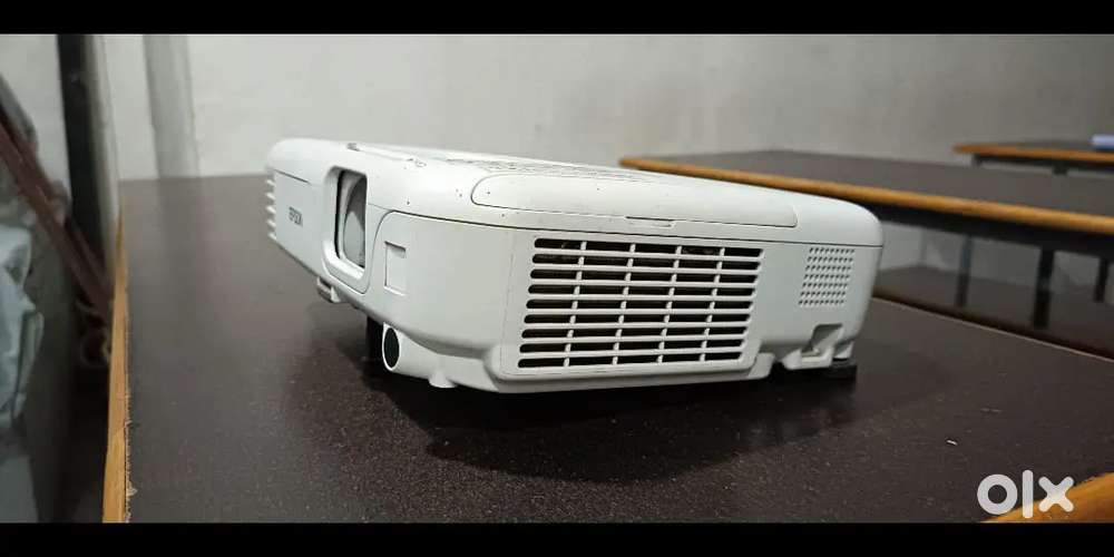 Epson projector EBS02