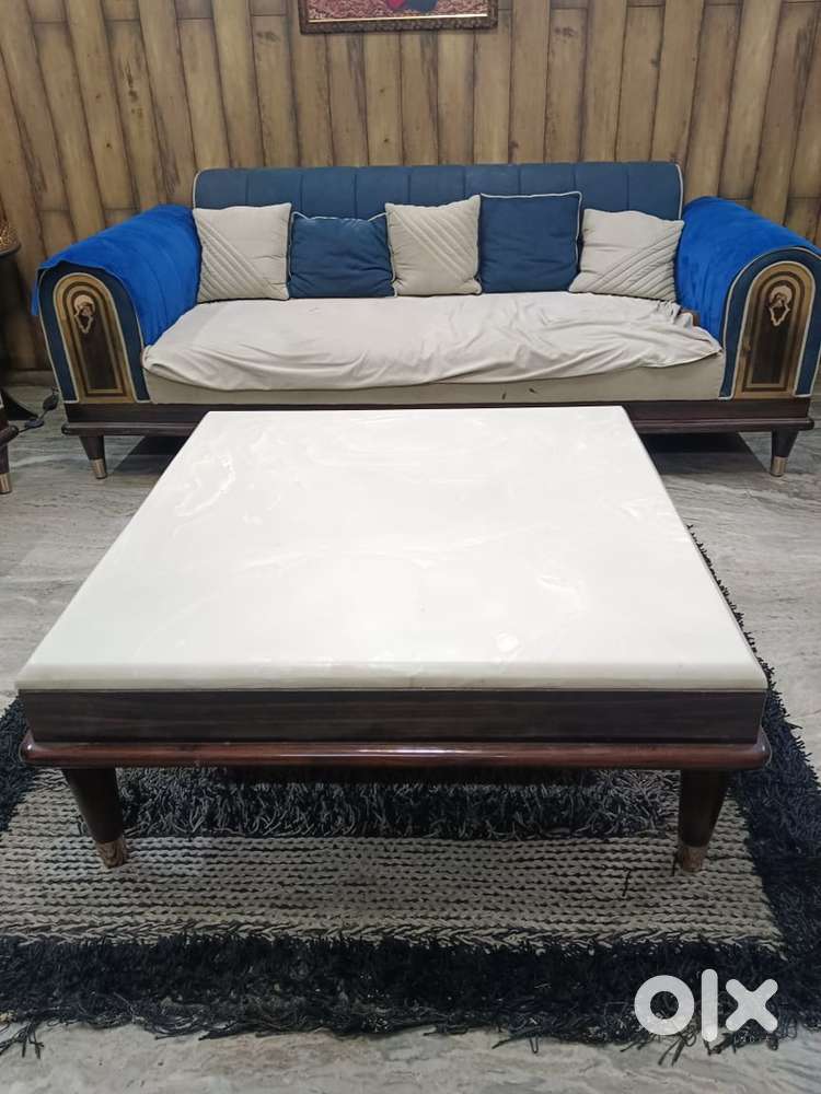 7 seater sofa with centre table